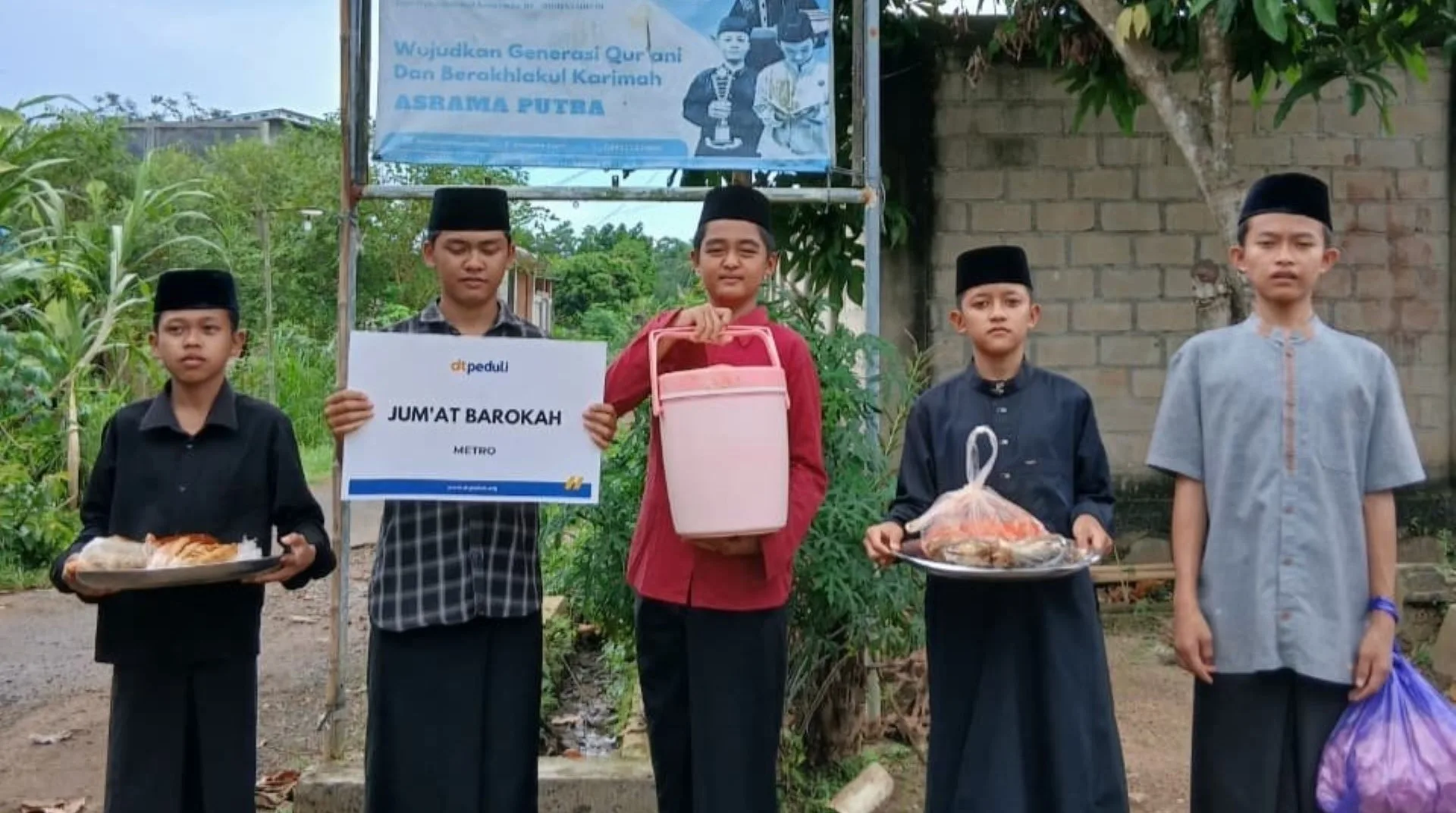 DT Peduli Metro Salurkan Program Jumat Barokah di Baitul Quran Madani