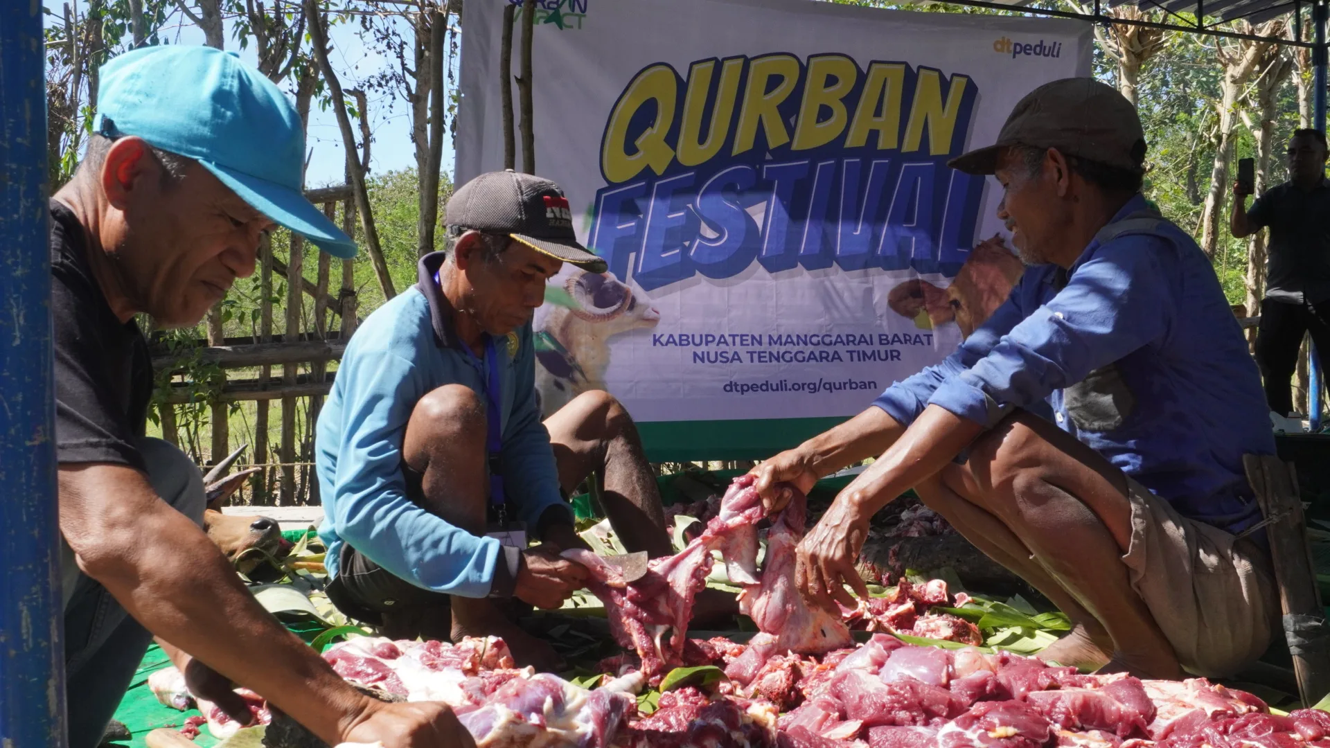 DT Peduli Salurkan Qurban di NTT, Warga Muslim dan Non Muslim Bergembira